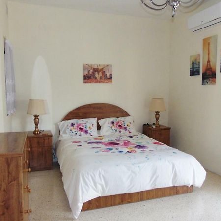 Kennedy Court - Prime Location - Bus Terminus Apartment เซนต์พอลส์เบย์ ภายนอก รูปภาพ